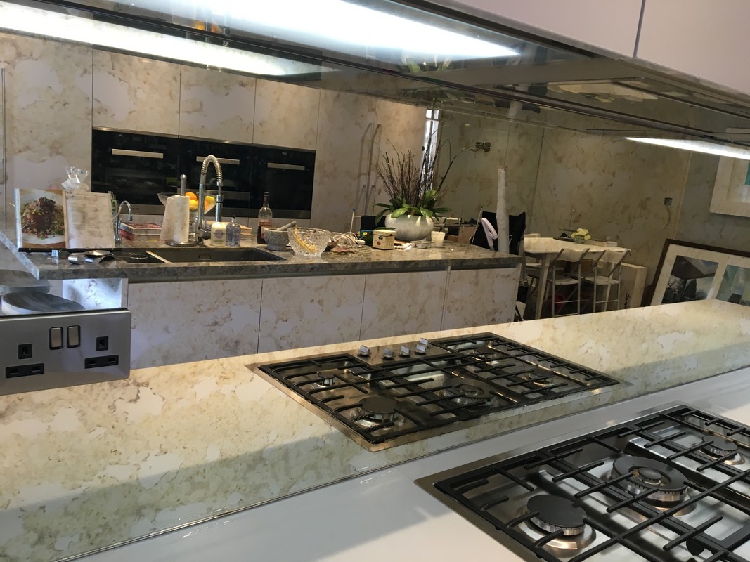 Mirror glass splashback in Abbey Wood luxury kitchen